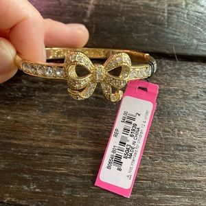 New Betsey Johnson gold bow braclet